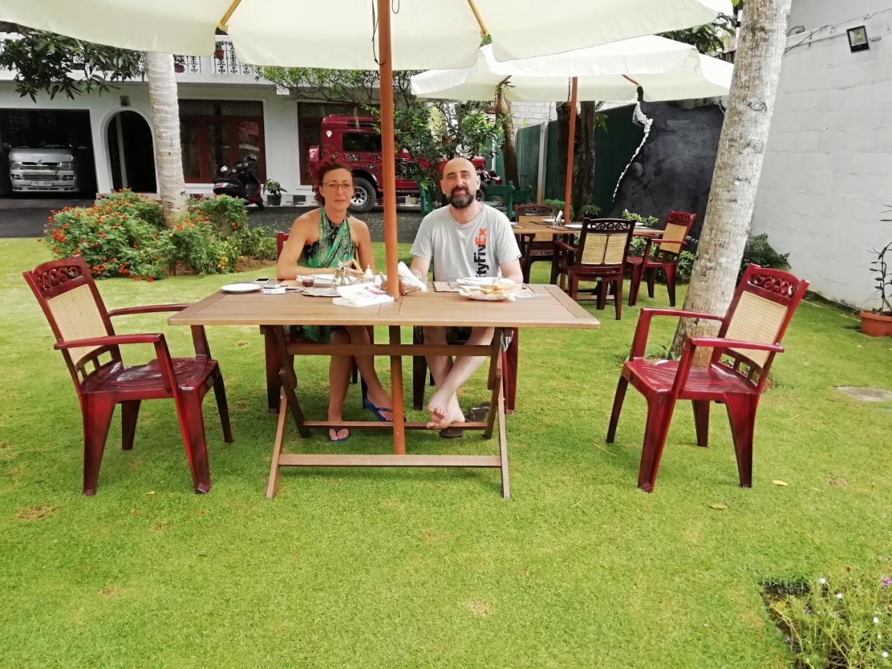 Villa Nuova Kandy Bagian luar foto